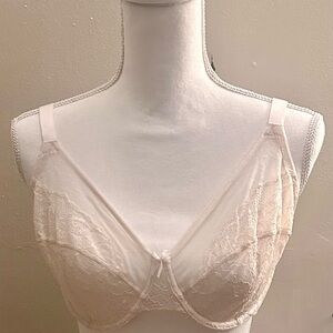 Haia Lace Underwire Bra in Cream